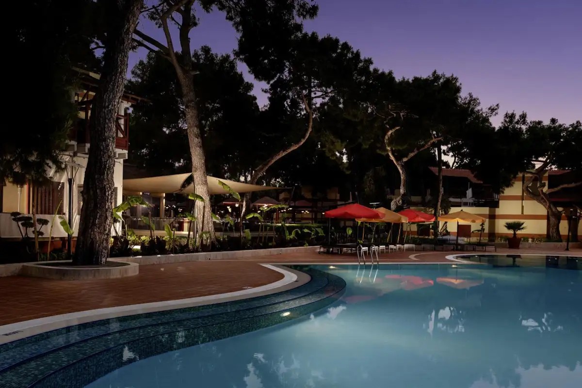 ROBINSON CAMYUVA ADULTS ONLY