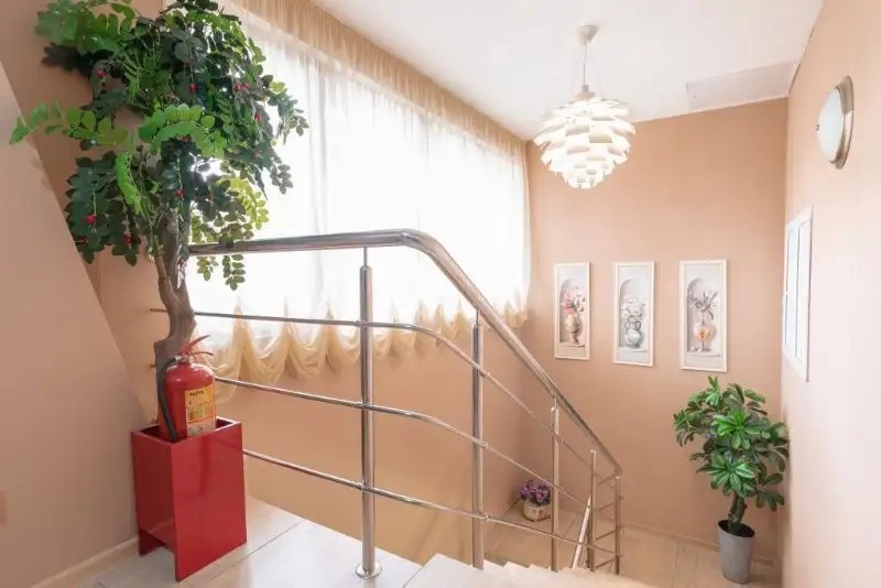 ОТЕЛЬ ЦВЕТНОЙ 5