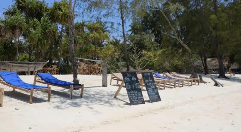 JAMBO BEACH