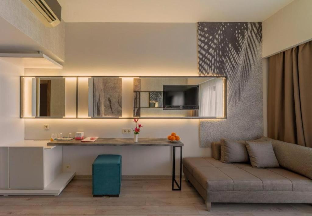 CLUB HOTEL TURAN PRINCE WORLD