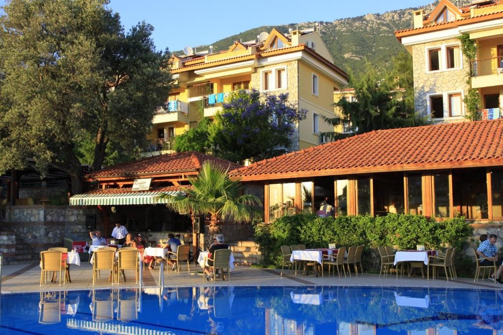 PERDIKIA HILL FAMILY RESORT