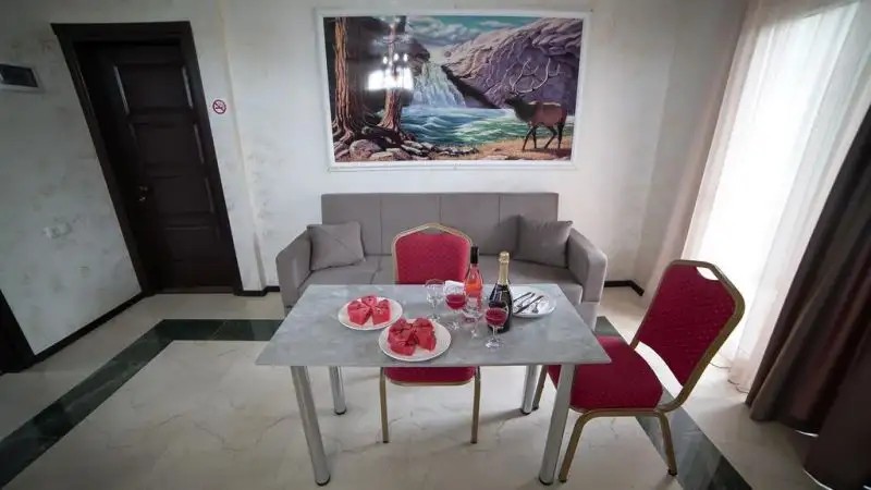 PROGRESS HOTEL