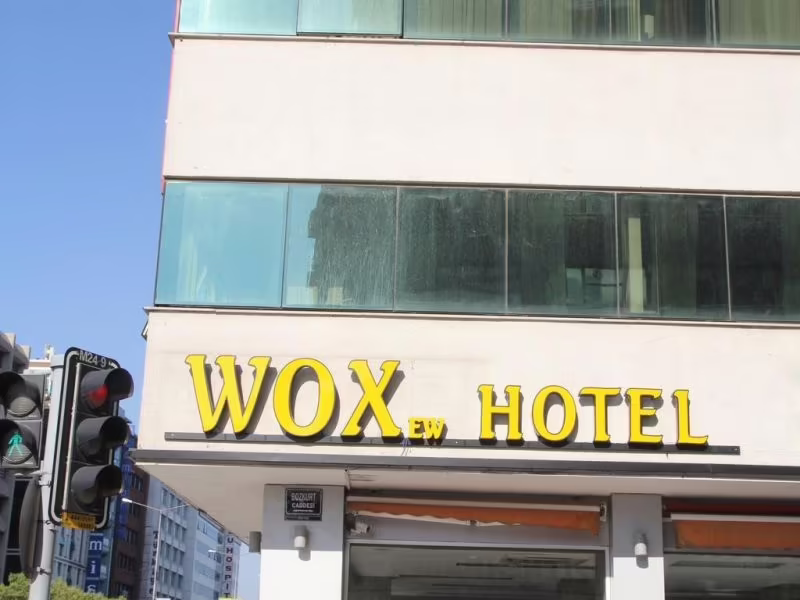 WOX EW HOTEL