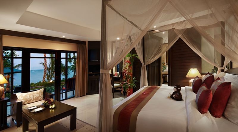 beachfront pool villa