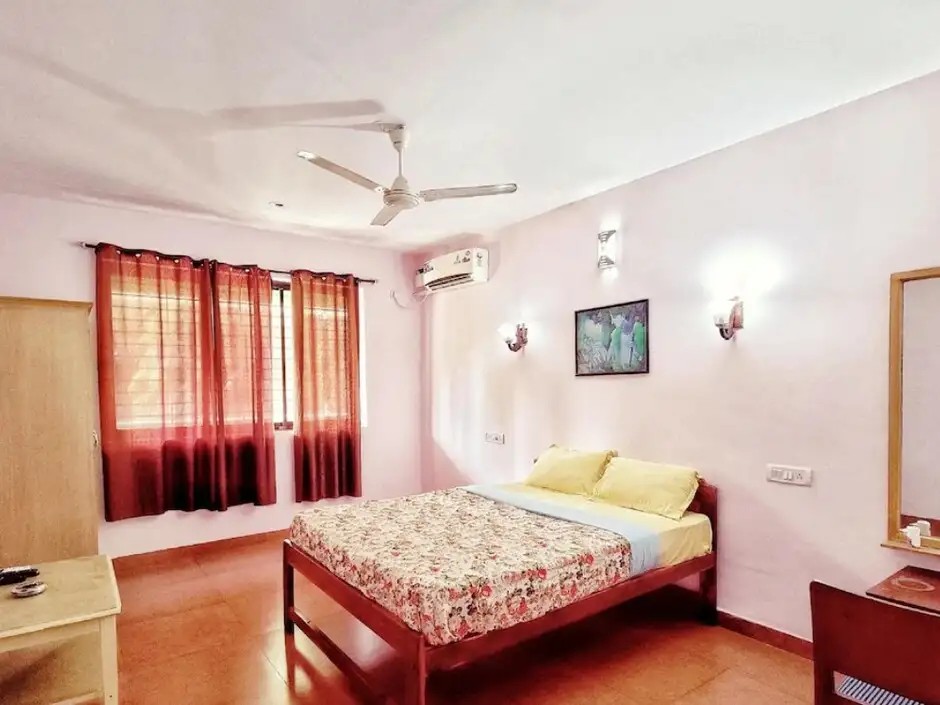 ASHVEM BEACH INN