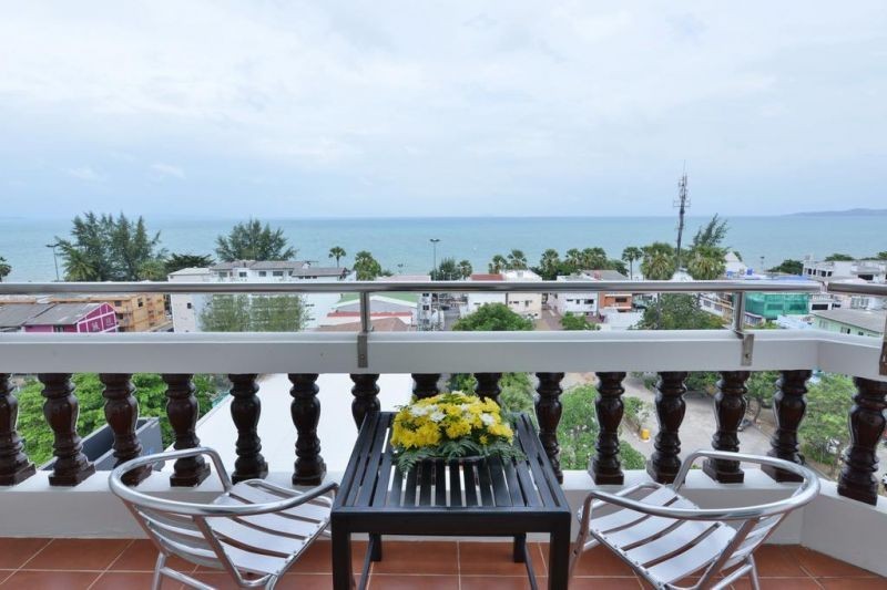deluxe corner sea view