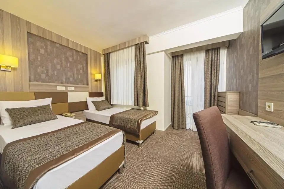 PERA ARYA HOTEL