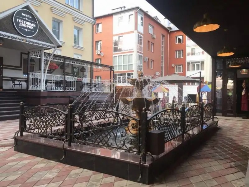 ГОСТИНЫЙ ДВОРИК