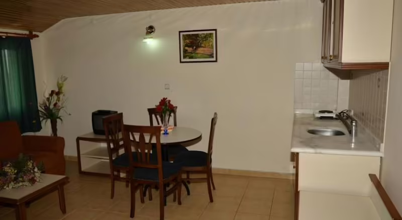 AZAK SUITE