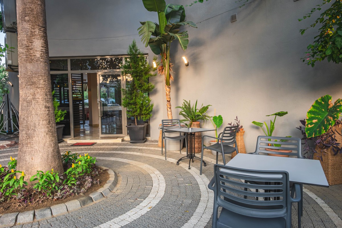SIMPLY FINE HOTEL ALIZE