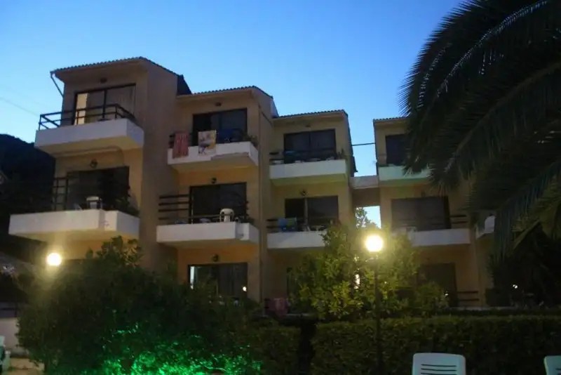 LE MIRAGE