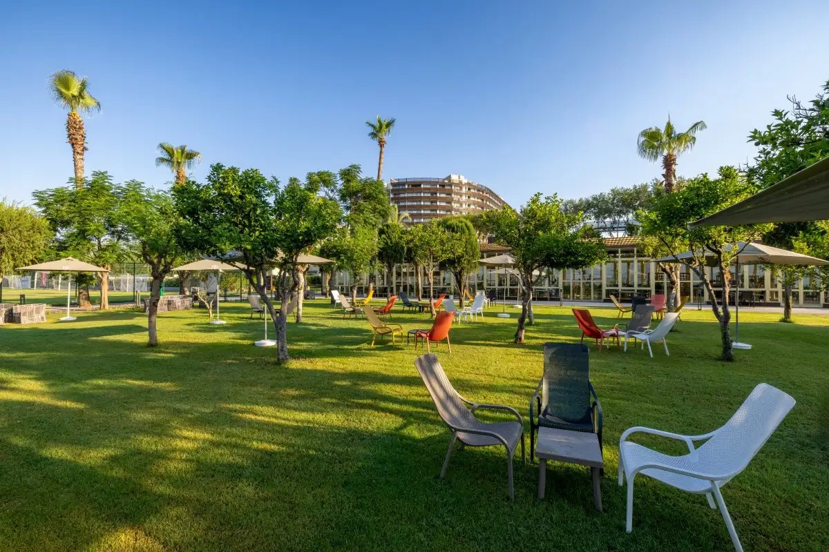 NIRVANA COSMOPOLITAN