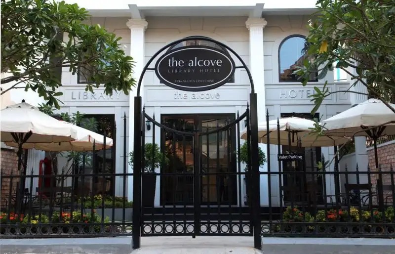 THE ALCOVE LIBRARY