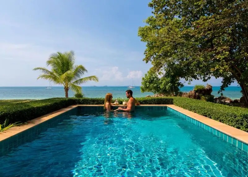 GLOW ELIXIR KOH YAO YAI