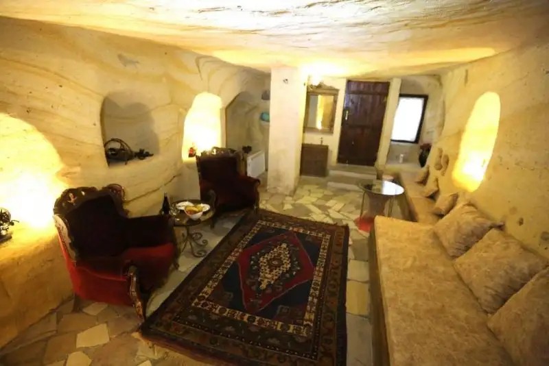 ANTIK CAVE HOUSE