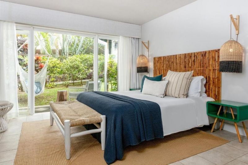 couple honeymoon deal