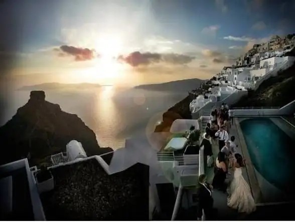 GRACE SANTORINI