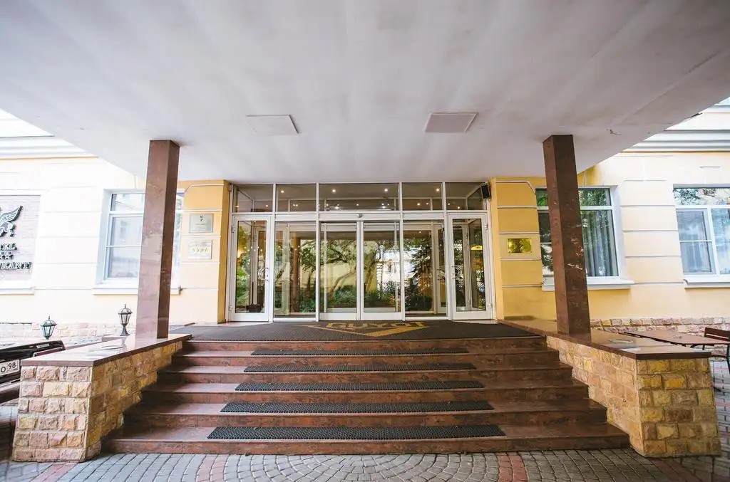 GUYOT BUSINESS BOUTIQUE (ГАЙОТ)