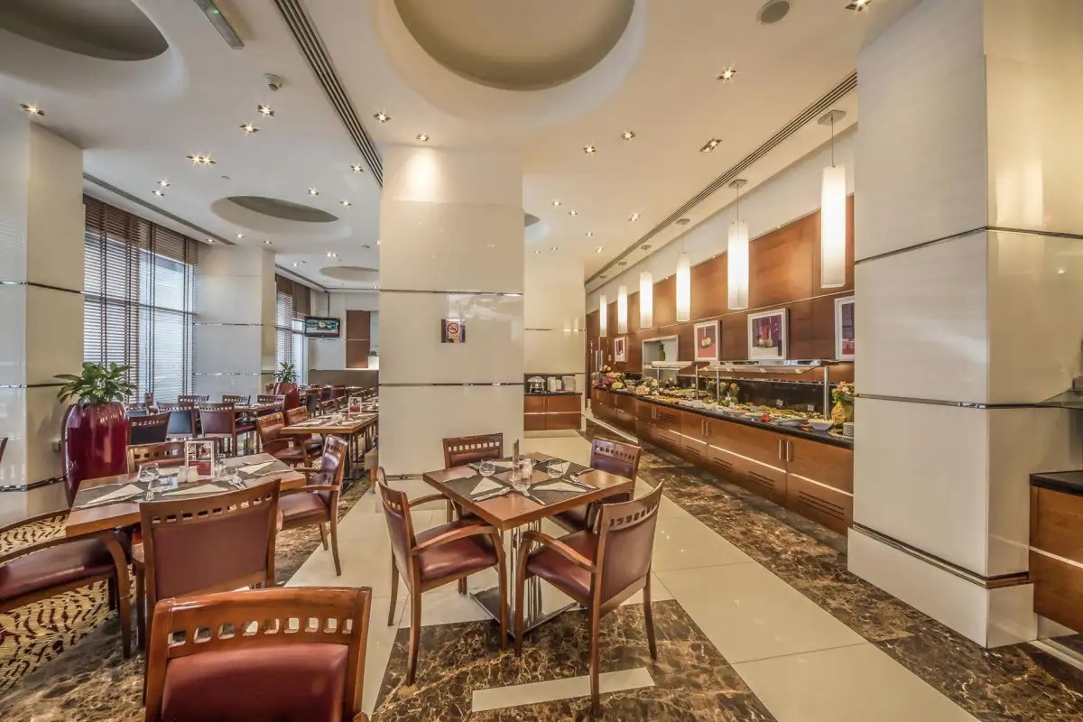 GOLDEN SANDS HOTEL & RESIDENCES