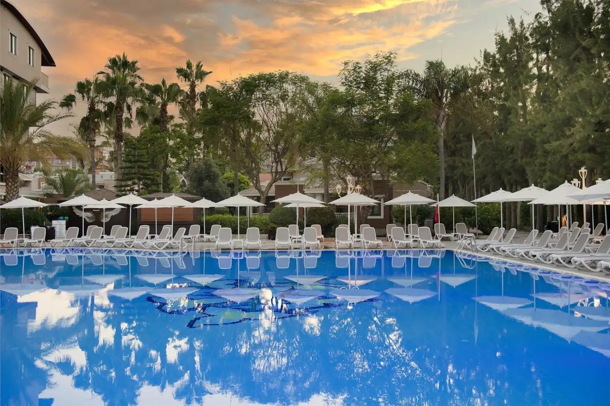 QUATTRO FAMILY CLUB DEM HOTEL HV-1