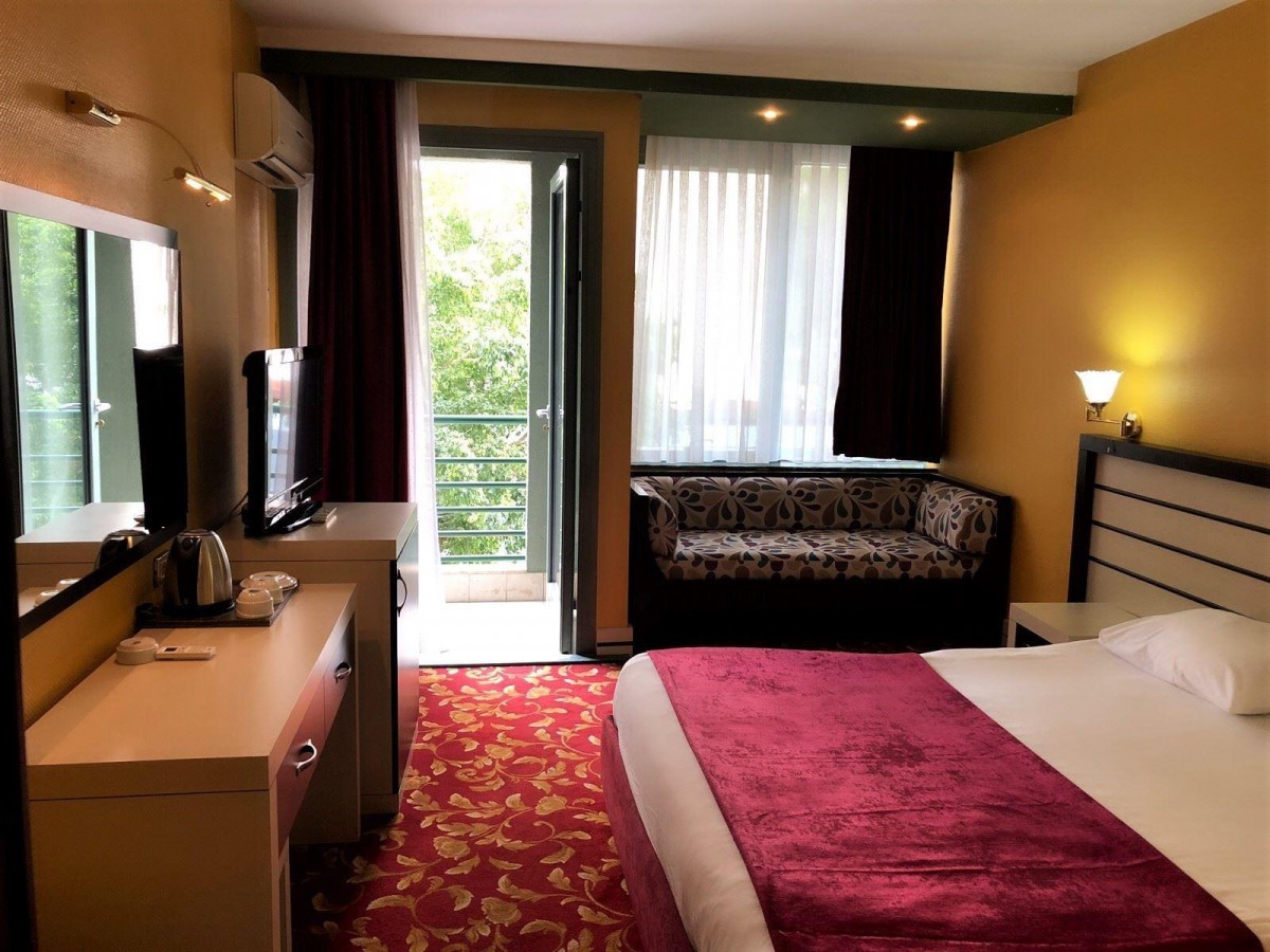 LARA PARK HOTEL