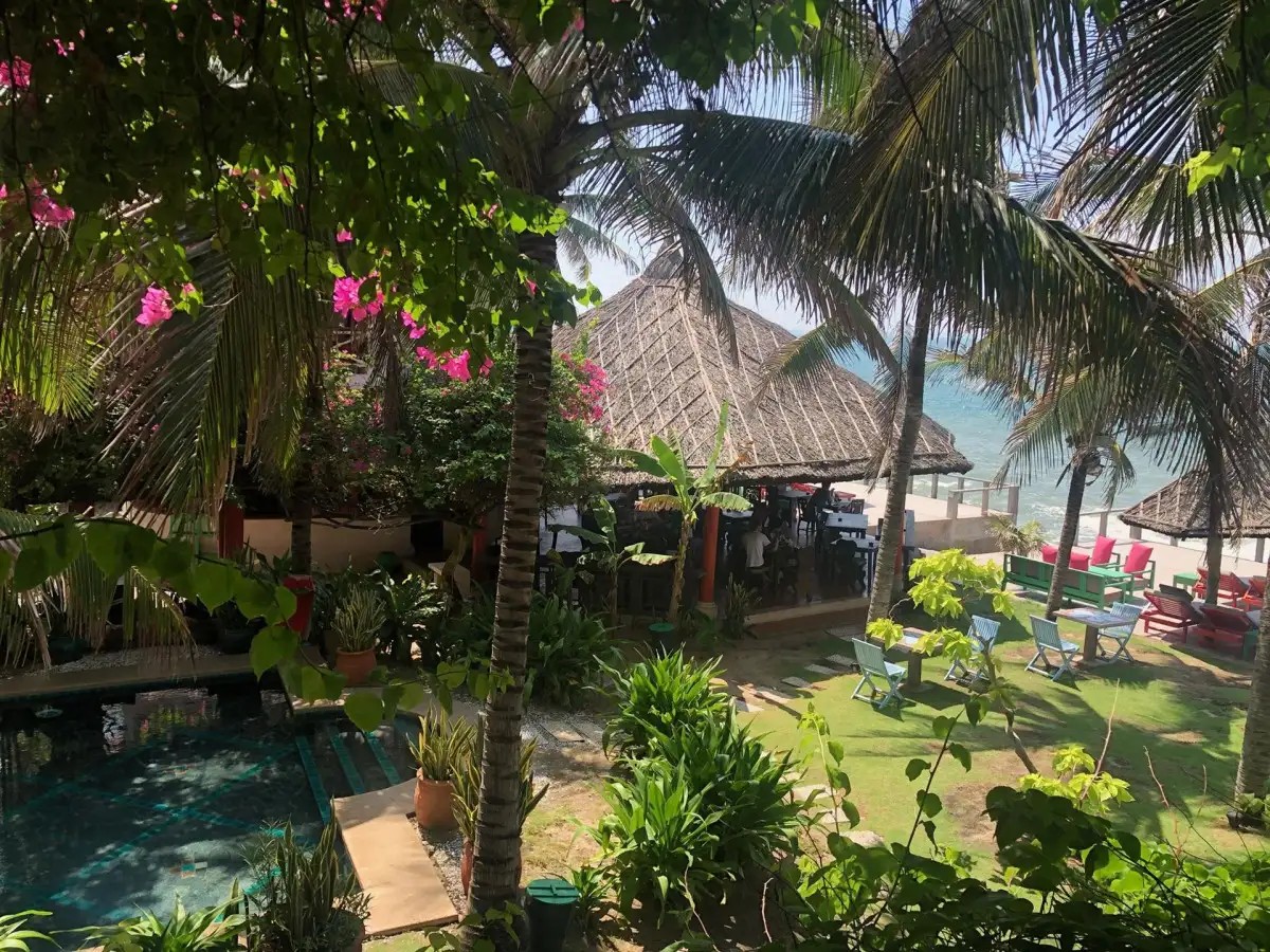 FULL MOON BEACH RESORT