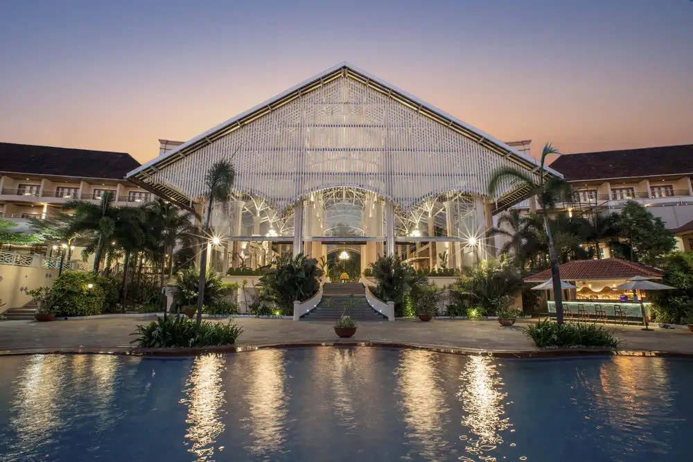 RADISSON BLU RESORT CAVELOSSIM BEACH