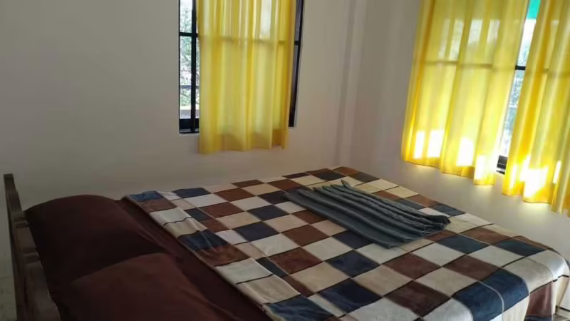 HUNGRY SHARK GUESTHOUSE