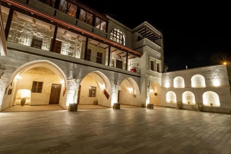 MESKEN CAVE SUITES