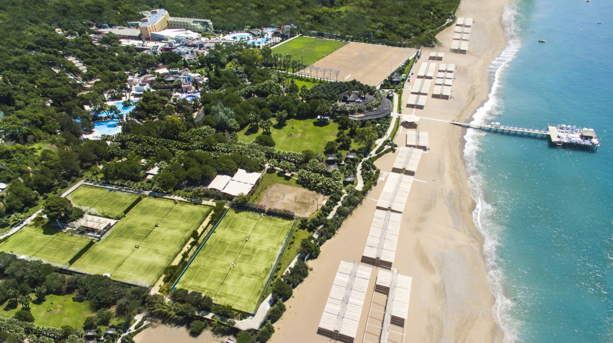 BLUE WATERS CLUB & RESORT