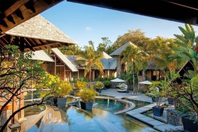 ROYAL PALM BEACHCOMBER LUXURY