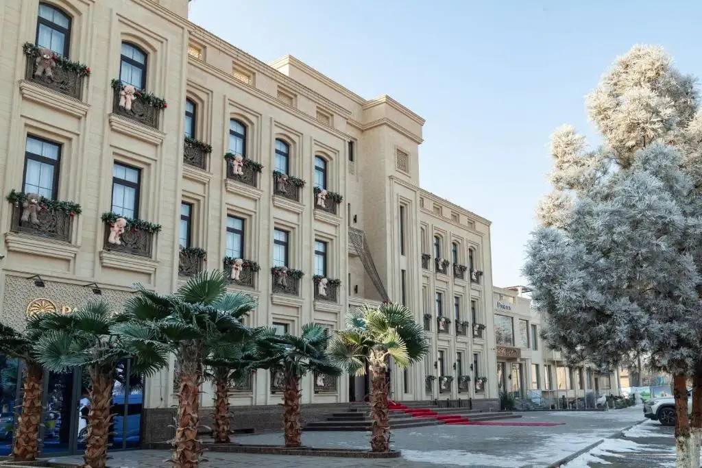 PARADISE PLAZA LUXURY