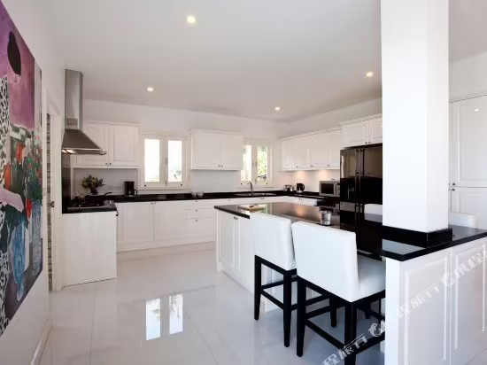 VILLA MULLION COVE
