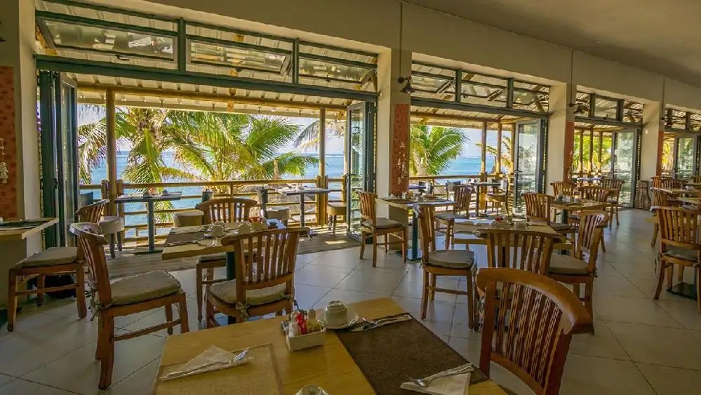 LE PENINSULA BAY BEACH RESORT & SPA