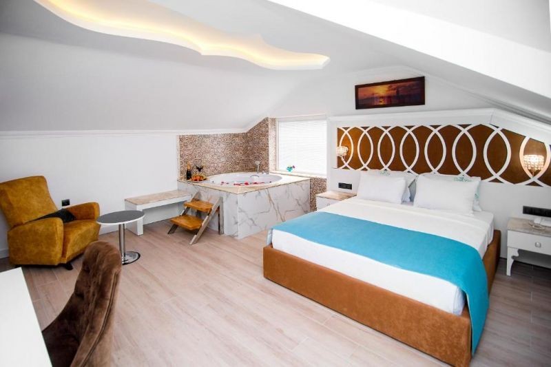 deluxe with jacuzzi