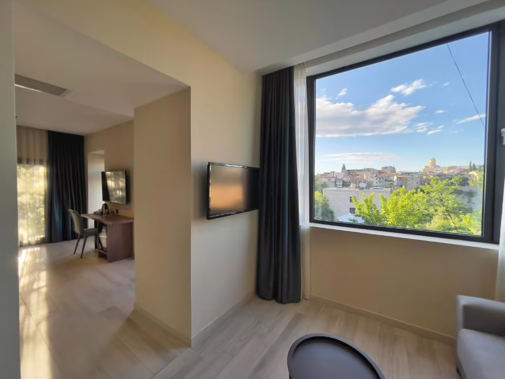 ELEVEN INN TBILISI