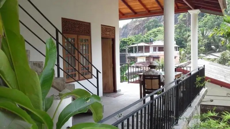SRIMALIS RESIDENCE