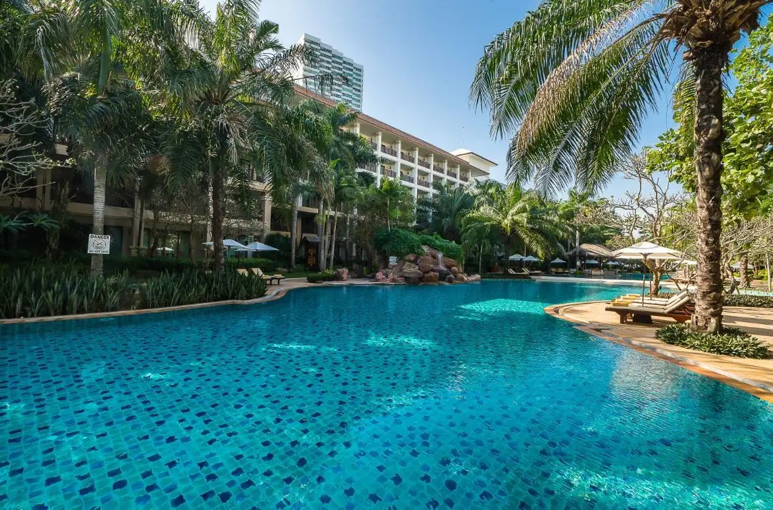 RAVINDRA BEACH RESORT & SPA