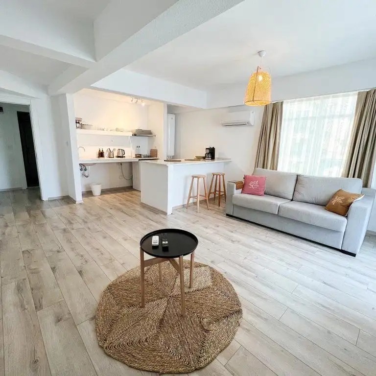 ALOHA SUITES