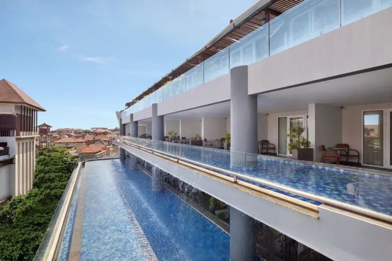deluxe plunge pool