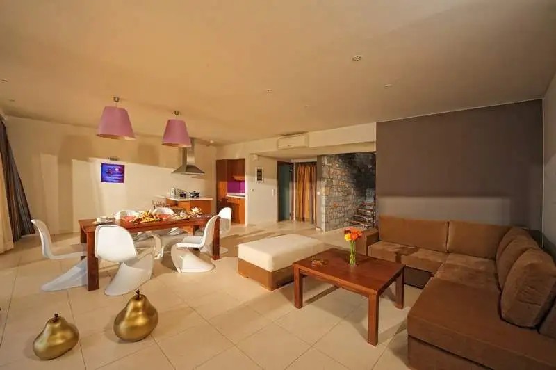 ROYAL HEIGHTS RESORT