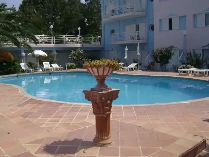 MALIEVI APARTMENTS HOTEL