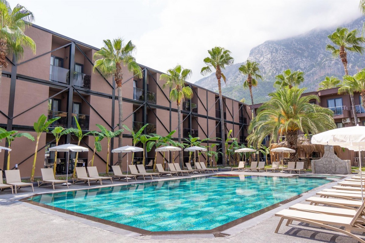 GOLDEN SUN HOTEL
