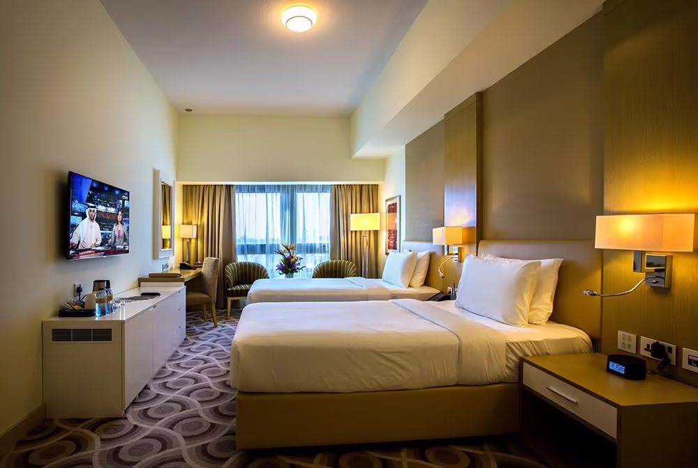 METROPOLITAN SHEIKH ZAYED ROAD