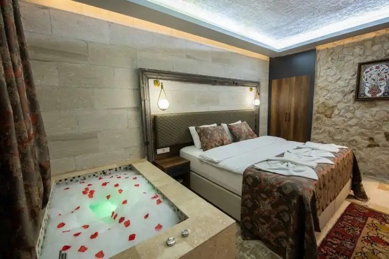 AHIYAN HOTEL
