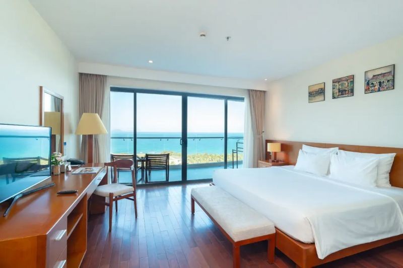 deluxe ocean view with bathtub