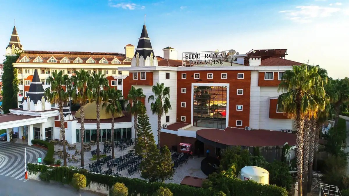SIDE ROYAL PARADISE (EX. DESIREE RESORT)