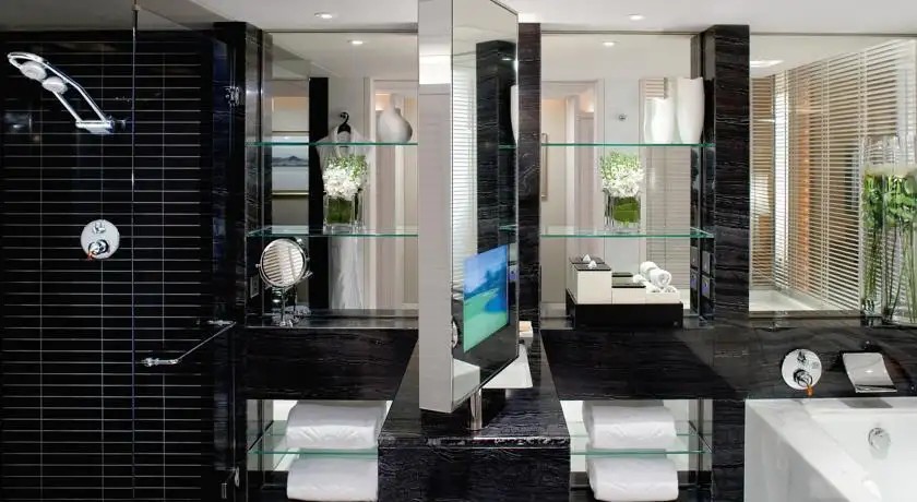 THE MANDARIN ORIENTAL