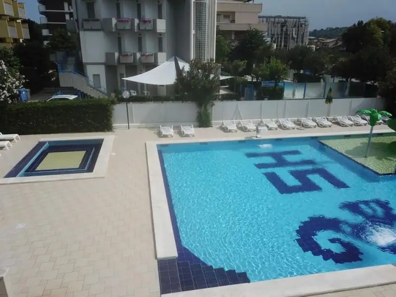 SMERALDO HOTEL GIULIANOVA