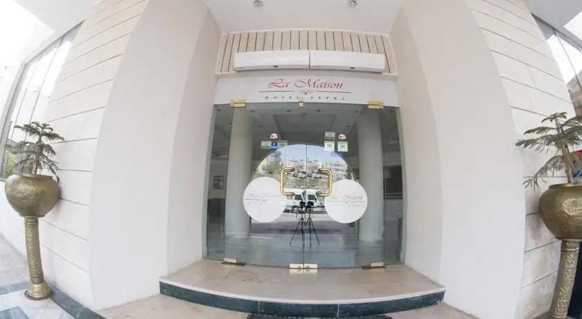 LA MAISON HOTEL